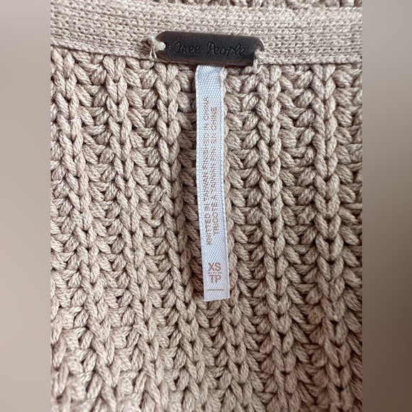 Free People Swim Too Deep Chunky Knit Oversized Cardigan size XS - Picture 6 of 6